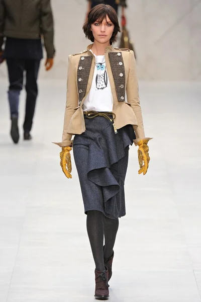 Look 27